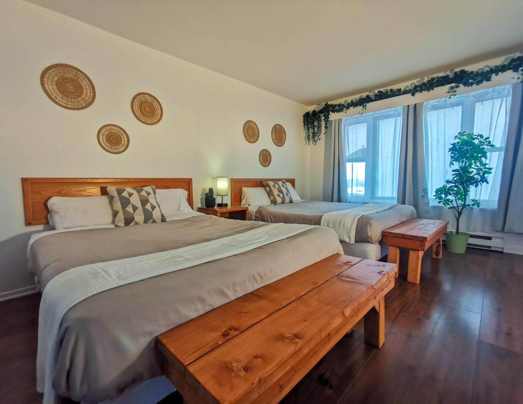 Lofts Fleuve Et Montagnes Motel Sainte-Anne-de-Beaupre Exterior photo